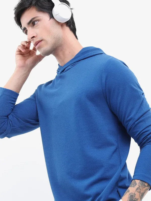  Highlander Men Blue Solid Hood T-Shirts