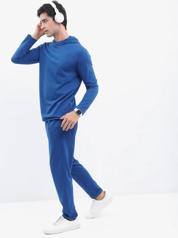  Highlander Men Blue Solid Hood T-Shirts