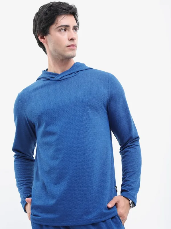  Highlander Men Blue Solid Hood T-Shirts