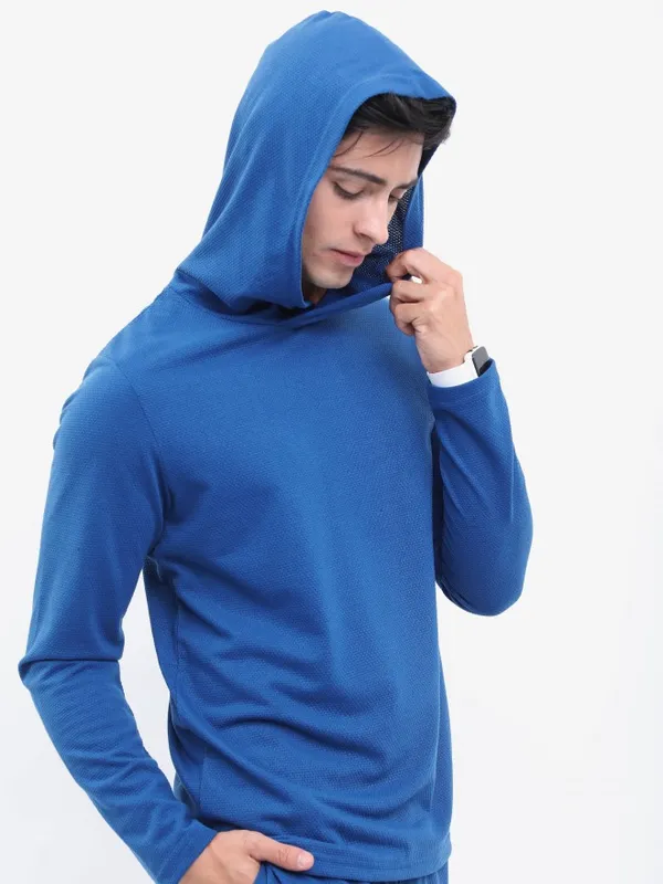  Highlander Men Blue Solid Hood T-Shirts