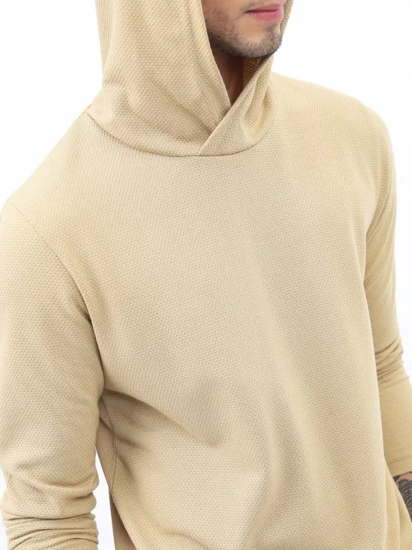  Highlander Men Cream Solid Hood T-Shirts