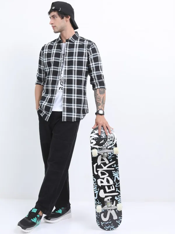  Ketch Men Black Checked Slim Fit Casual Shirts