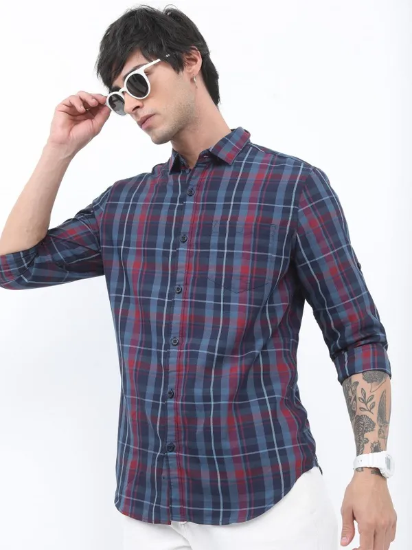  Highlander Men Navy Blue Checked Slim Fit Casual Shirts