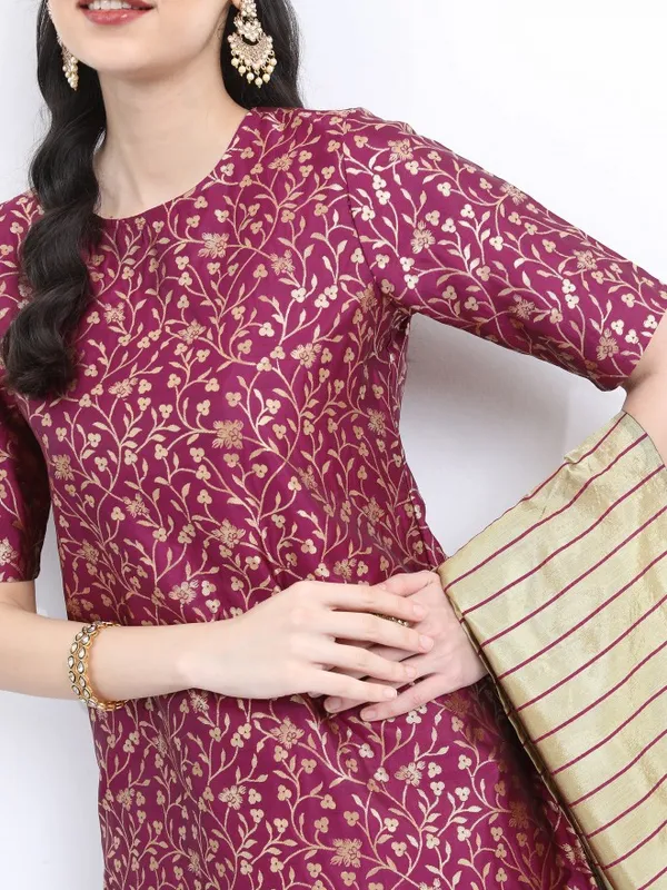  Ketch Women Magenta Printed Kurta Sets