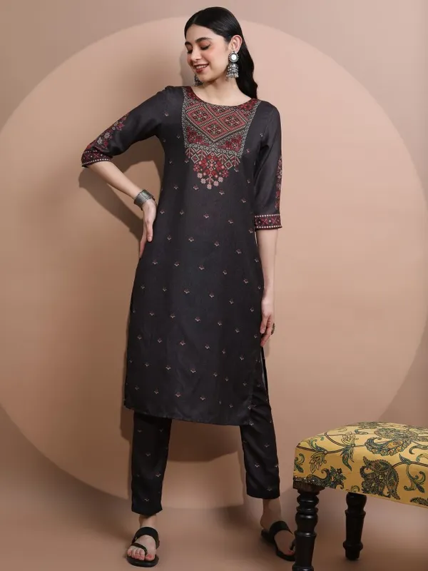  Vishudh Women Black Printed Kurta Sets