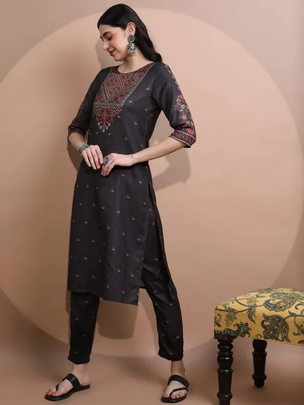  Vishudh Women Black Printed Kurta Sets