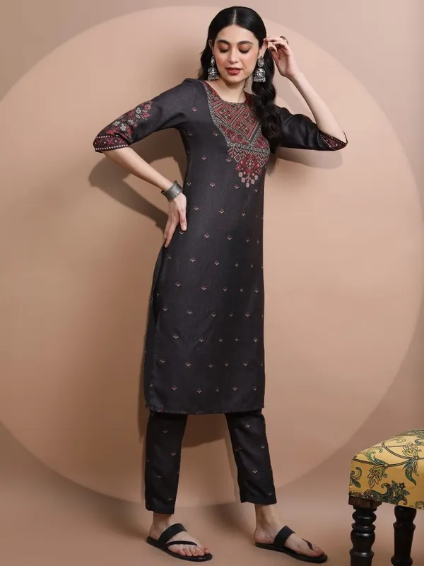  Vishudh Women Black Printed Kurta Sets