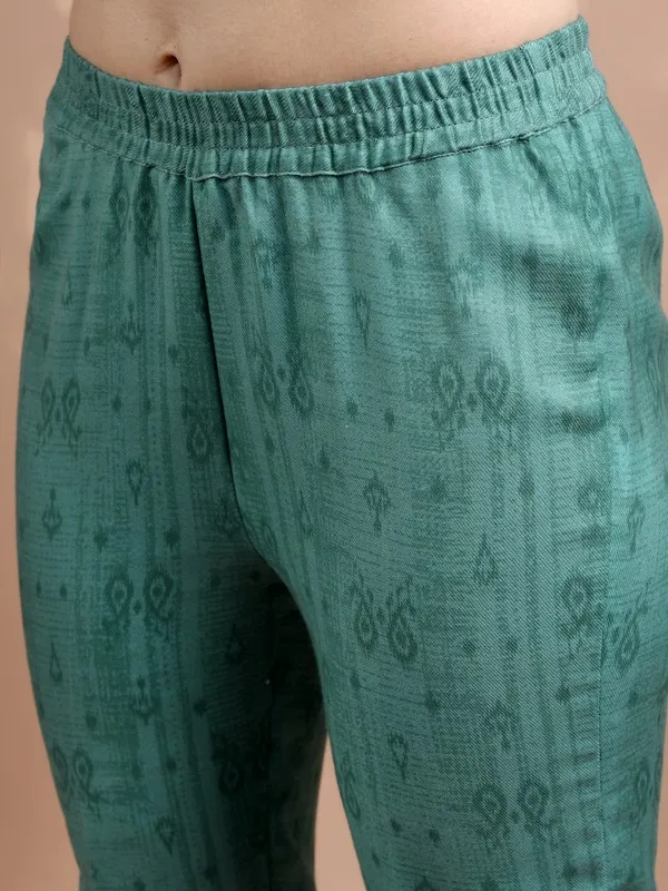 Vishudh Women Teal Printed Kurta With Trouser