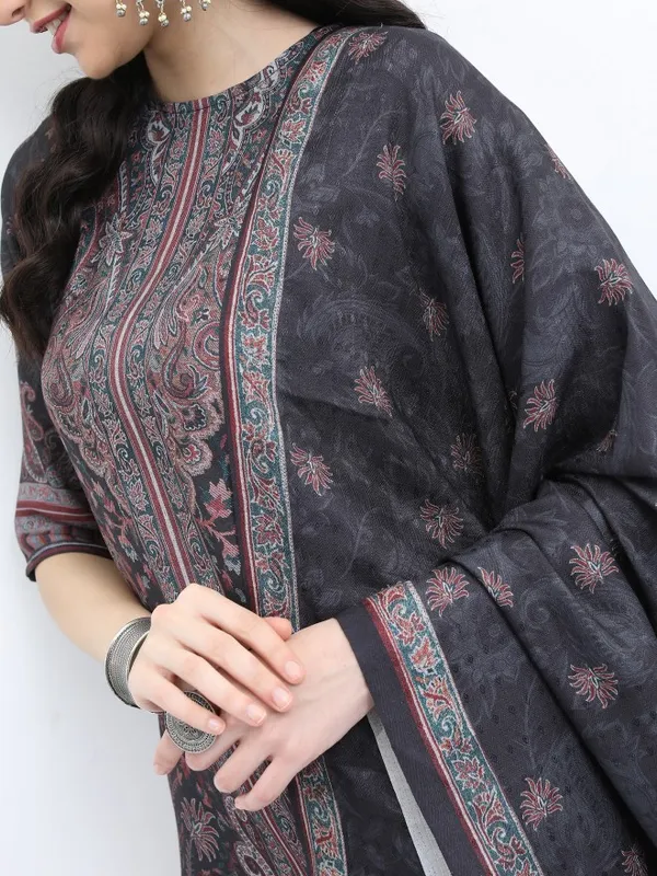  Ketch Women Black Printed Kurta Sets