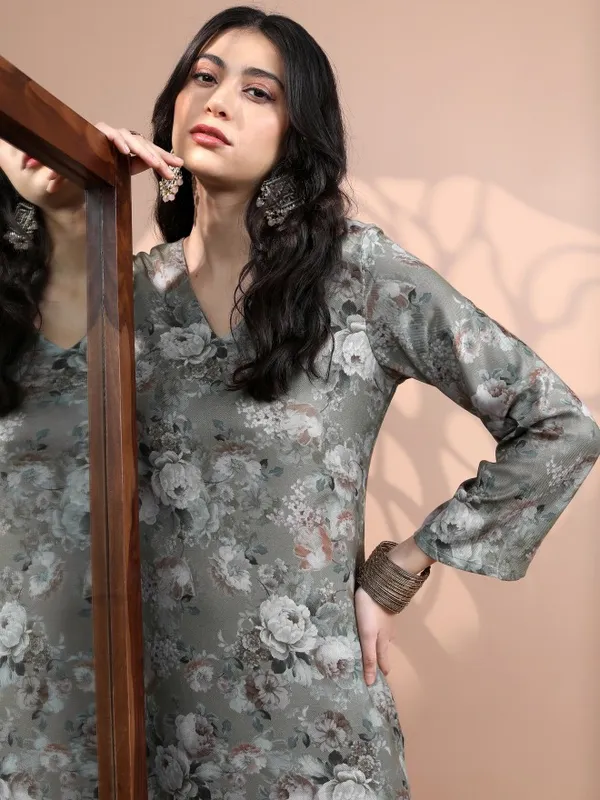  Vishudh Women Green Printed Kurta Sets