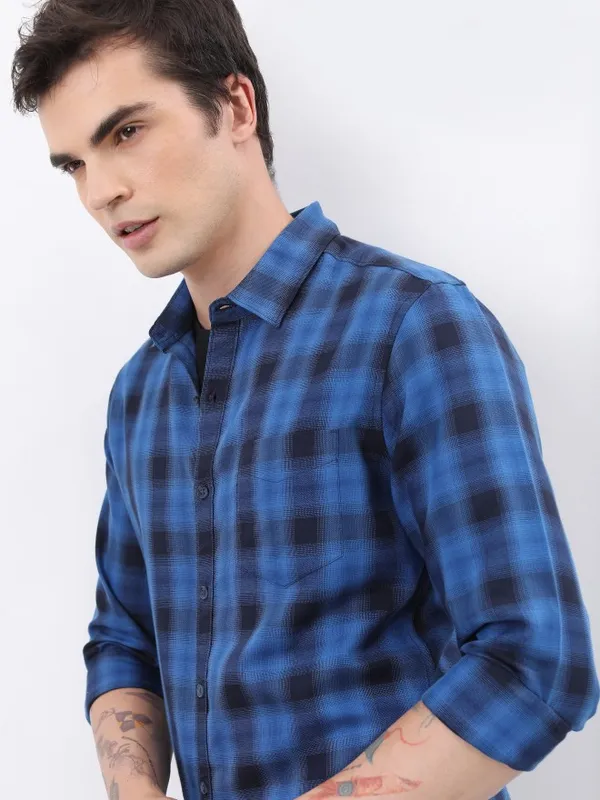 Men Slim Fit Casual Shirt