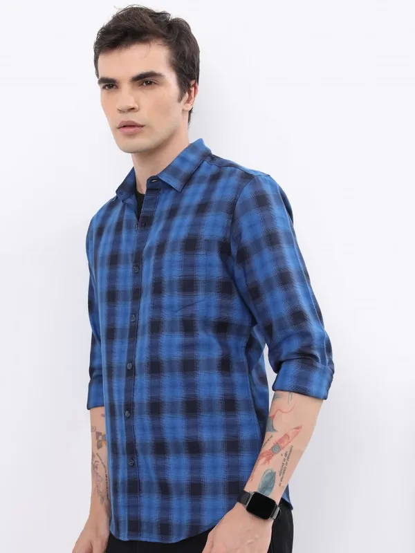 Men Slim Fit Casual Shirt