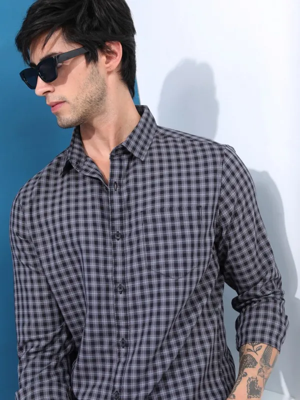  Highlander Men Black Checked Slim Fit Casual Shirts