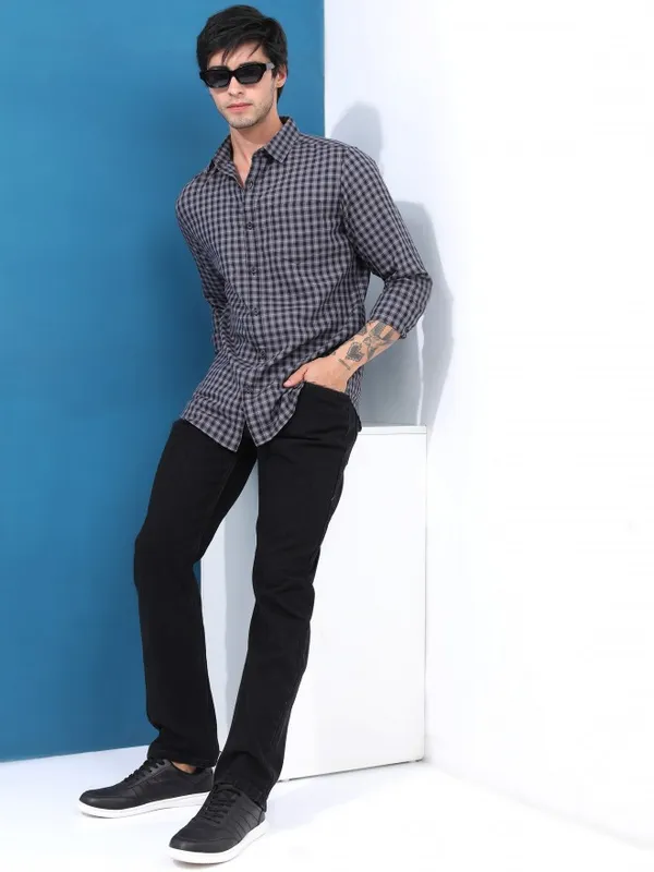  Highlander Men Black Checked Slim Fit Casual Shirts