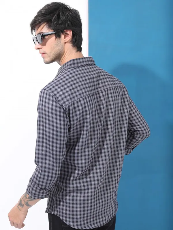  Highlander Men Black Checked Slim Fit Casual Shirts