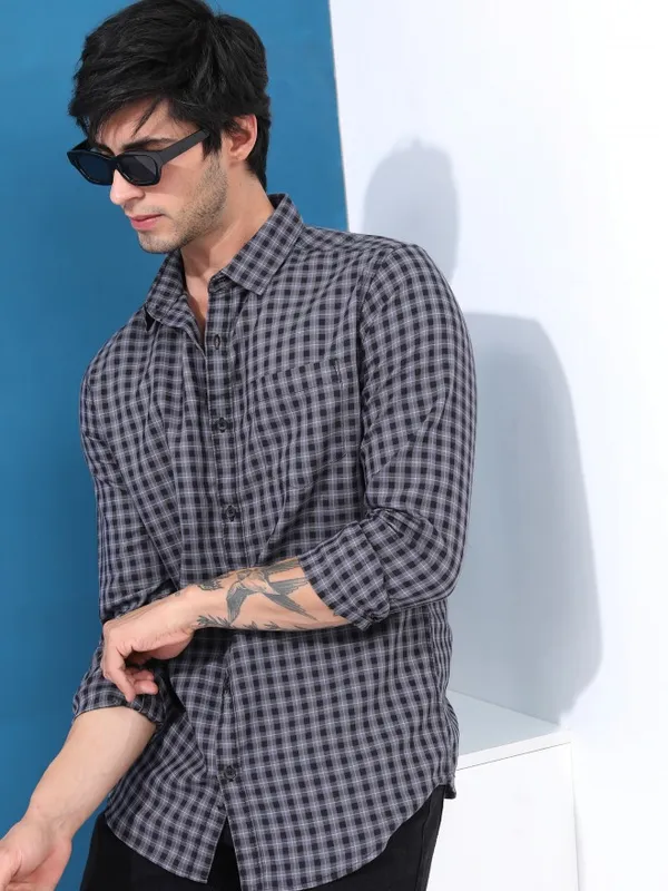  Highlander Men Black Checked Slim Fit Casual Shirts