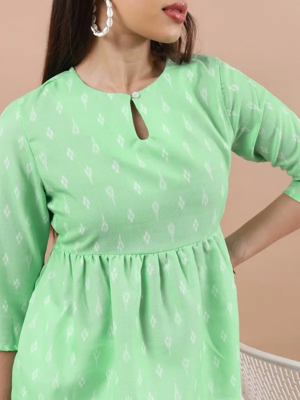 Vishudh Women Green Printed Top