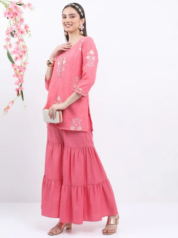 Vishudh Women Pink Printed Kurta With Sharara