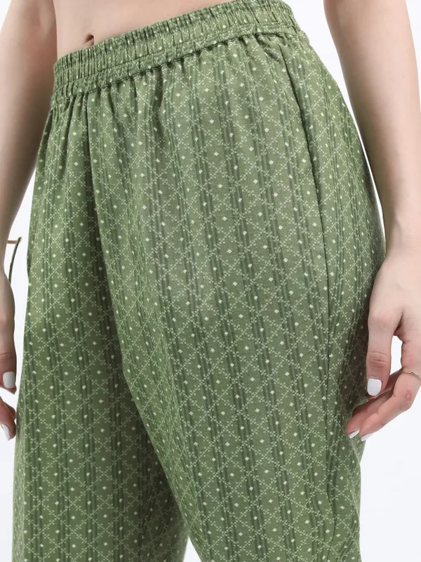 Vishudh Women Olive Printed Kurta With Trouser