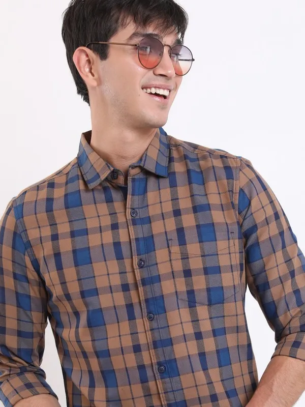  Highlander Men Brown Checked Slim Fit Casual Shirts