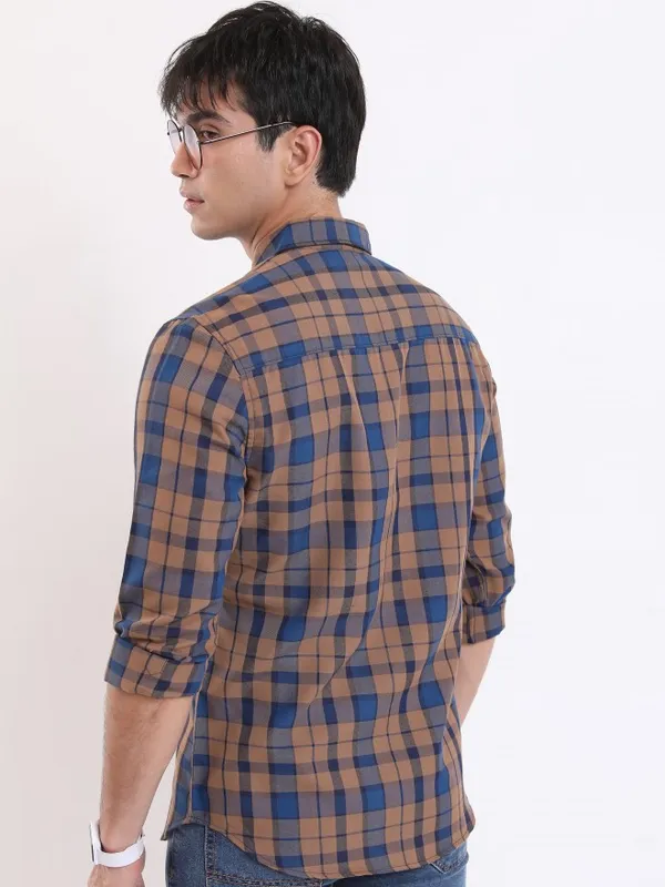  Highlander Men Brown Checked Slim Fit Casual Shirts