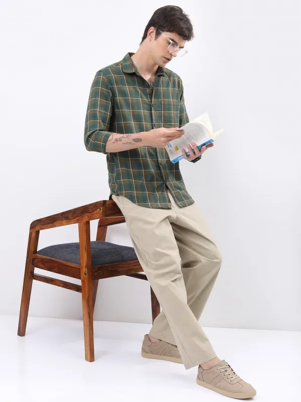  Highlander Men Olive Checked Slim Fit Casual Shirts