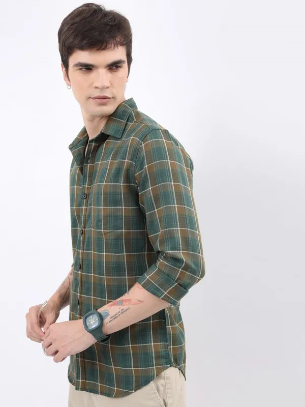  Highlander Men Olive Checked Slim Fit Casual Shirts
