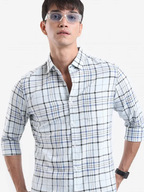  Highlander Men Blue Checked Slim Fit Casual Shirts