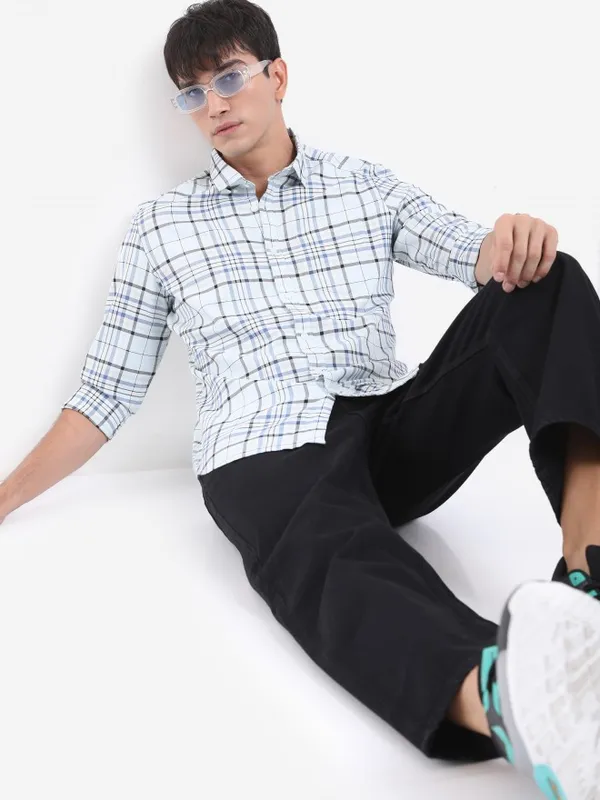  Highlander Men Blue Checked Slim Fit Casual Shirts