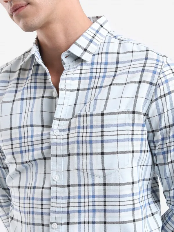  Highlander Men Blue Checked Slim Fit Casual Shirts