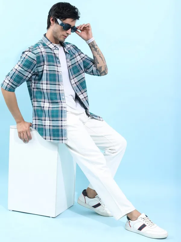  Highlander Men Teal Checked Slim Fit Casual Shirts