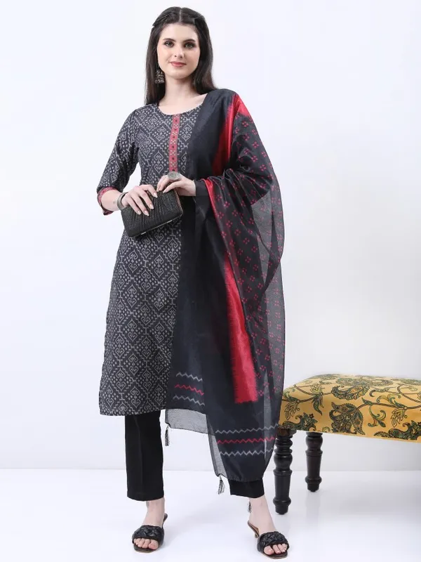  Ketch Women Black Printed Kurta Sets