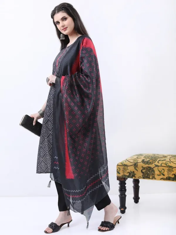  Ketch Women Black Printed Kurta Sets