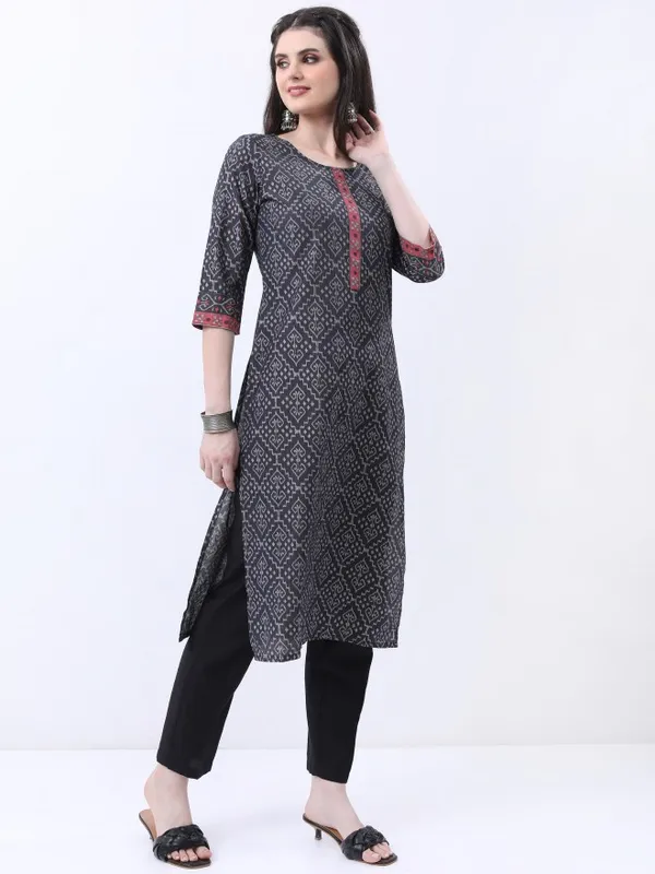  Ketch Women Black Printed Kurta Sets