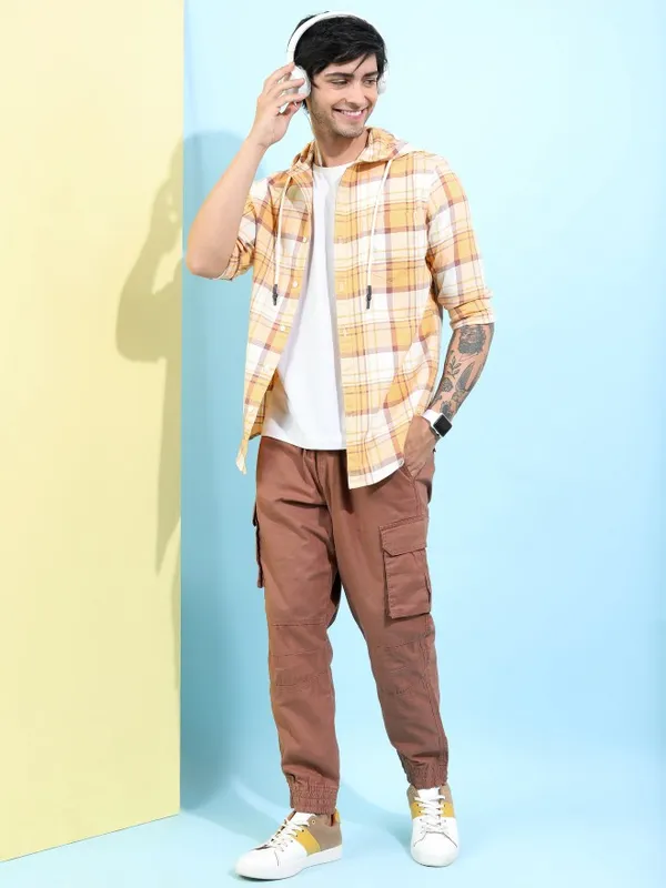  Highlander Men Yellow Checked Slim Fit Casual Shirts