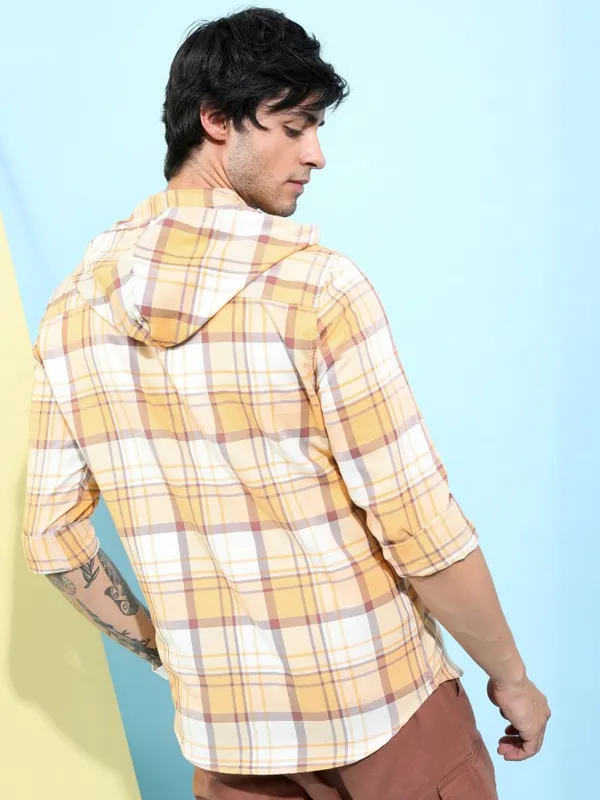  Highlander Men Yellow Checked Slim Fit Casual Shirts