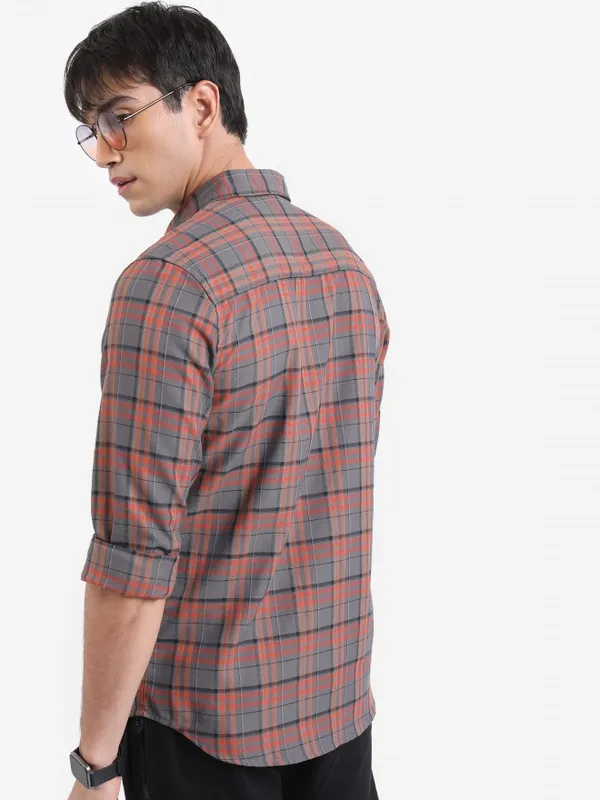  Highlander Men Grey Checked Slim Fit Casual Shirts