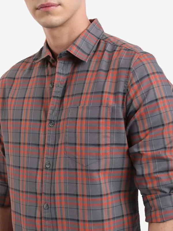  Highlander Men Grey Checked Slim Fit Casual Shirts