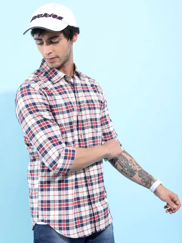 Highlander Men Red Checked Slim Fit Casual Shirts