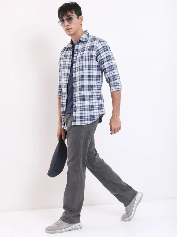  Highlander Men Blue Checked Slim Fit Casual Shirts