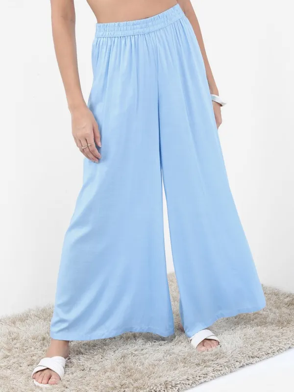  Vishudh Women Blue Embroidered Kurta Sets