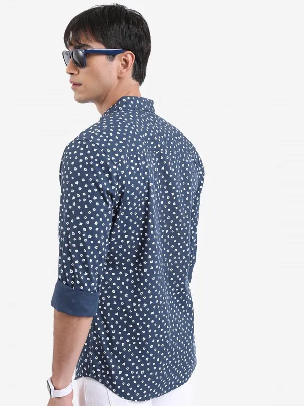 Men Slim Fit Casual Shirt