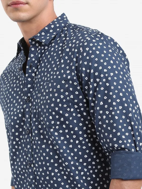 Men Slim Fit Casual Shirt