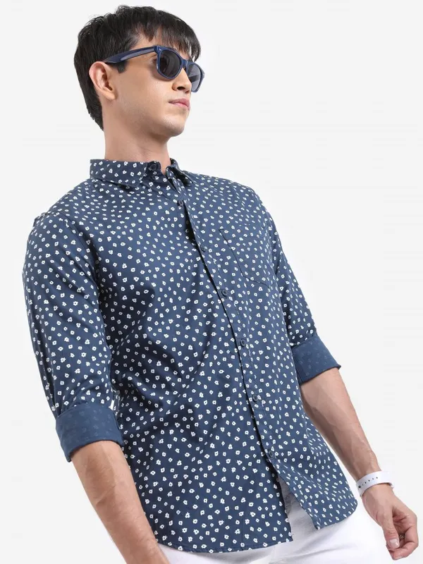Men Slim Fit Casual Shirt