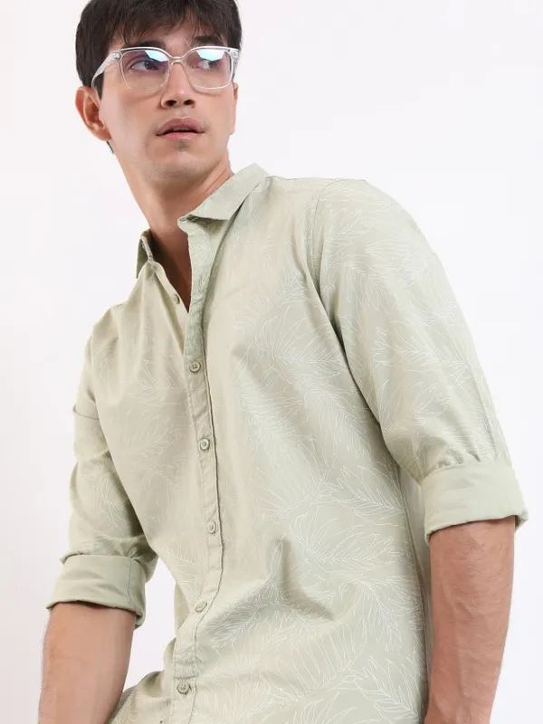  Ketch Men Green Printed Slim Fit Casual Shirts