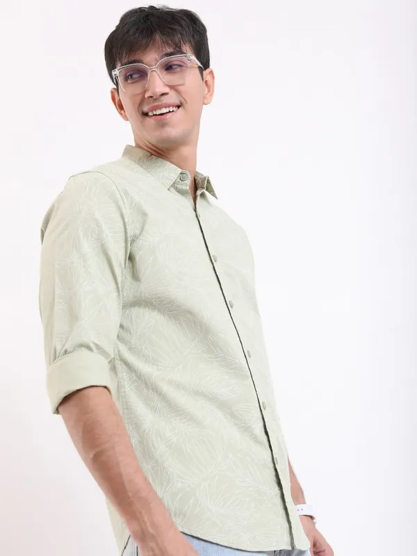  Ketch Men Green Printed Slim Fit Casual Shirts