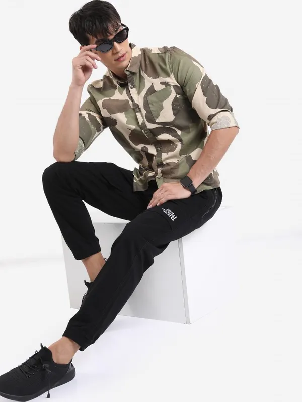  Highlander Men Sand Printed Slim Fit Casual Shirts