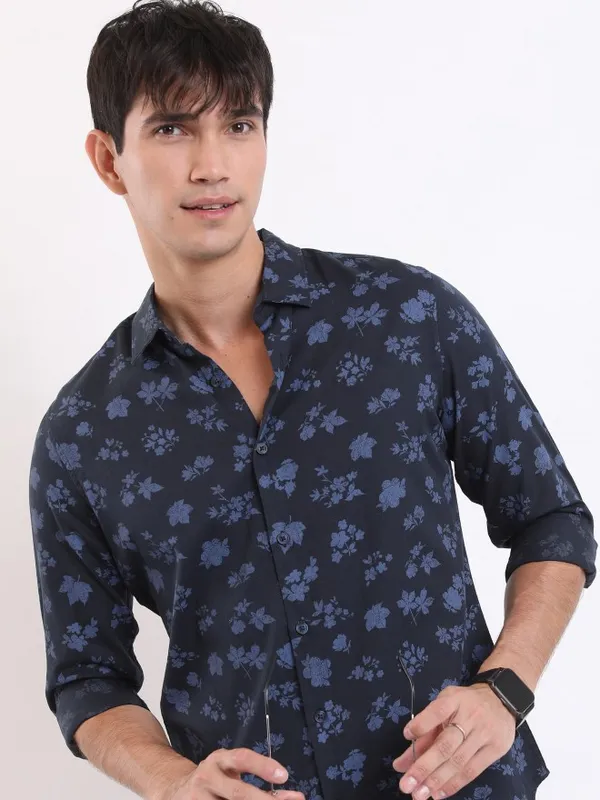 Men Slim Fit Casual Shirt