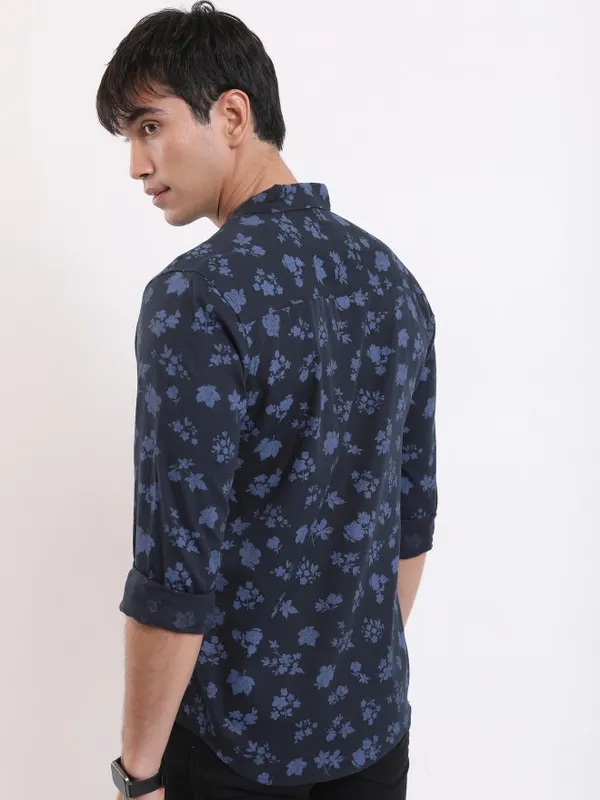 Men Slim Fit Casual Shirt