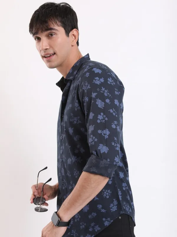 Men Slim Fit Casual Shirt